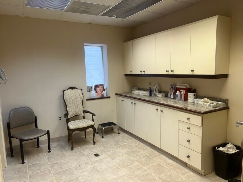 98 James St, Edison, NJ 08820 Medical For Sale