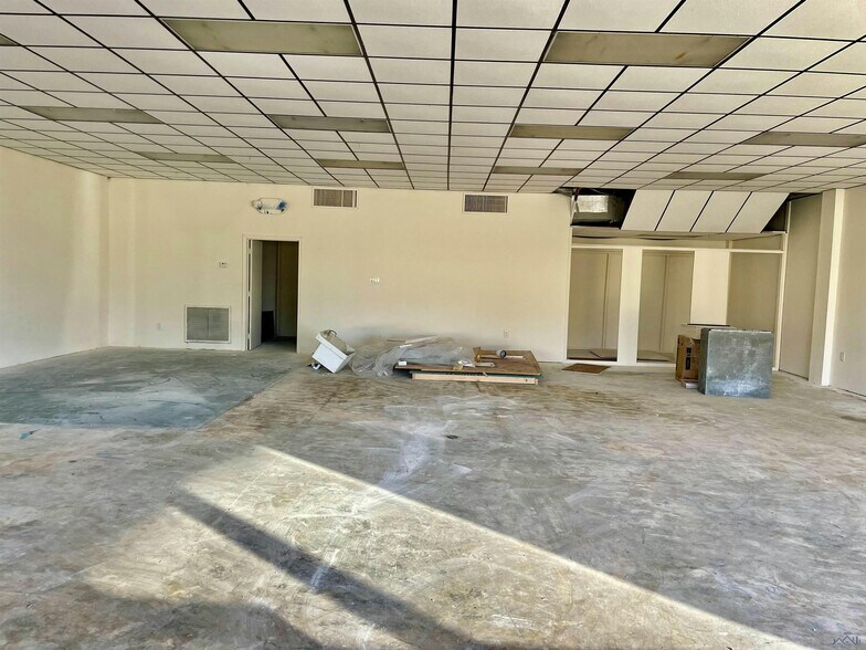 More Photos Of 1500 E Tunnel Blvd, Houma Office For Sale