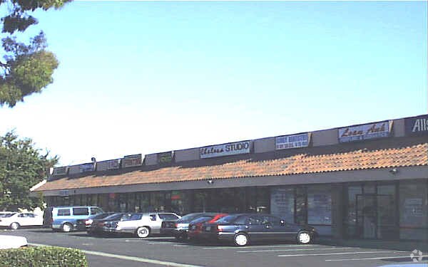 More Photos Of 9064-9088 Edinger Ave, Fountain Valley Freestanding For Lease