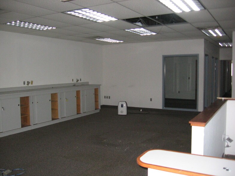 More Photos Of 4209-4221 Pearl Rd, Cleveland General Retail For Lease