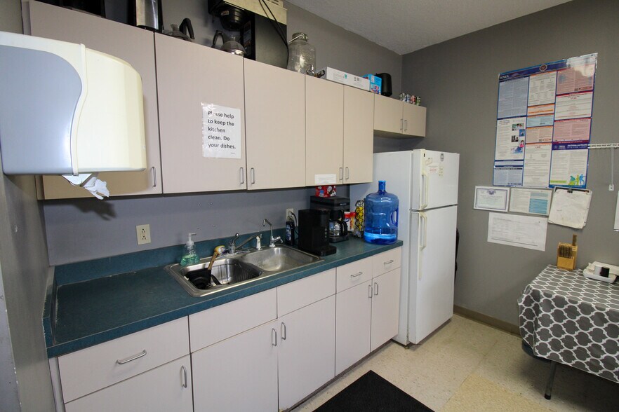 More Photos Of 5640 44th Ave S, Clinton Industrial For Sale