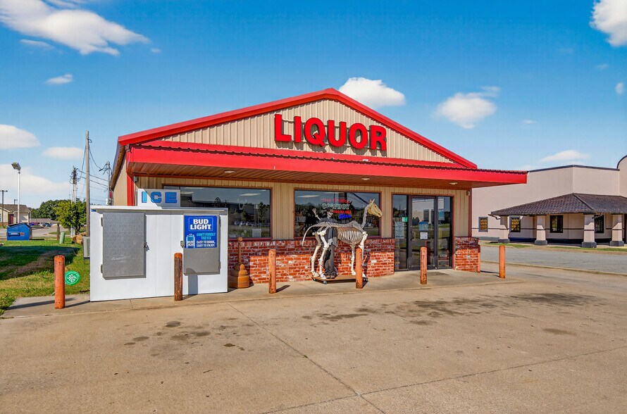 More Photos Of 1199 John Dahl Ave, Pawhuska General Retail For Sale