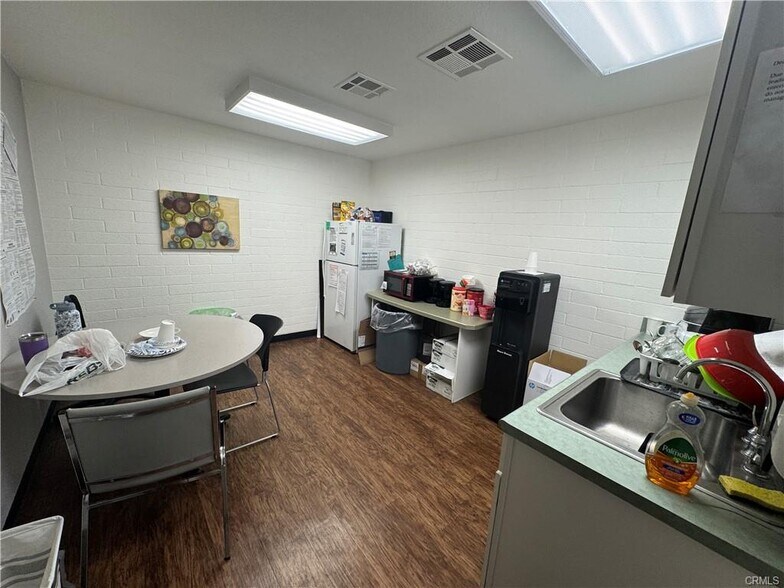 More Photos Of 56165 Twentynine Palms Hwy, Yucca Valley Medical For Lease