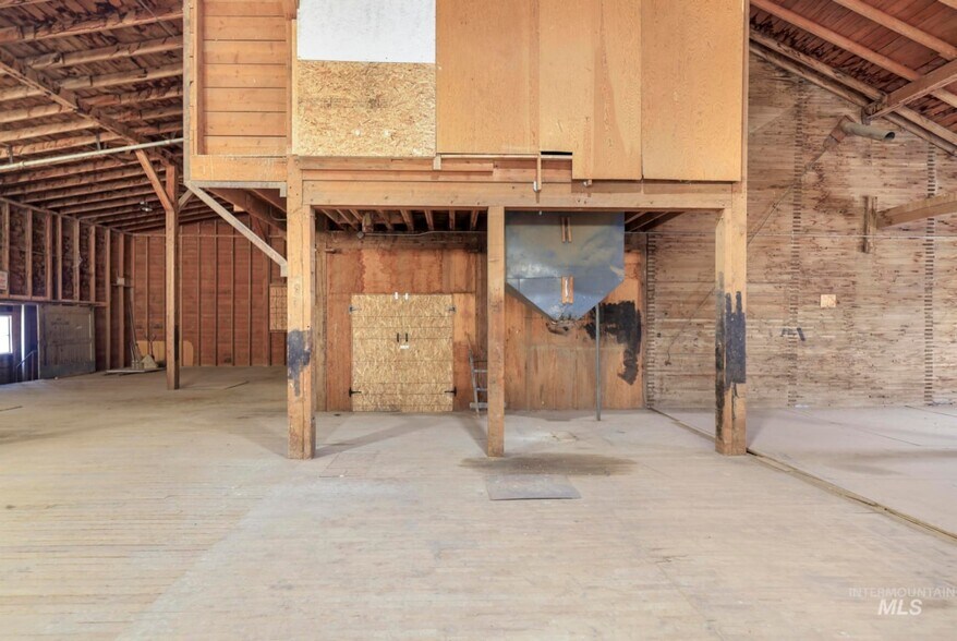 More Photos Of 276 Highway 30, Hansen Industrial For Lease