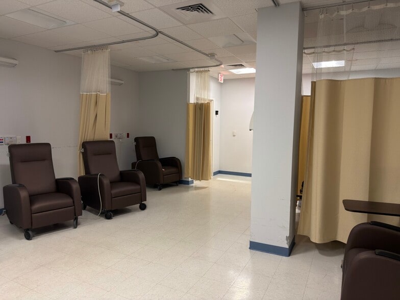 More Photos Of 1157 S State Road 7, Wellington Office For Sale