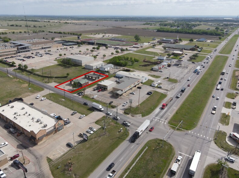 Primary Photo Of 908 N Cummings Dr, Alvarado General Retail For Sale