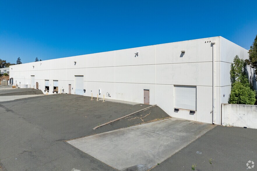 More Photos Of 5100 E 2nd St, Benicia Warehouse For Sale