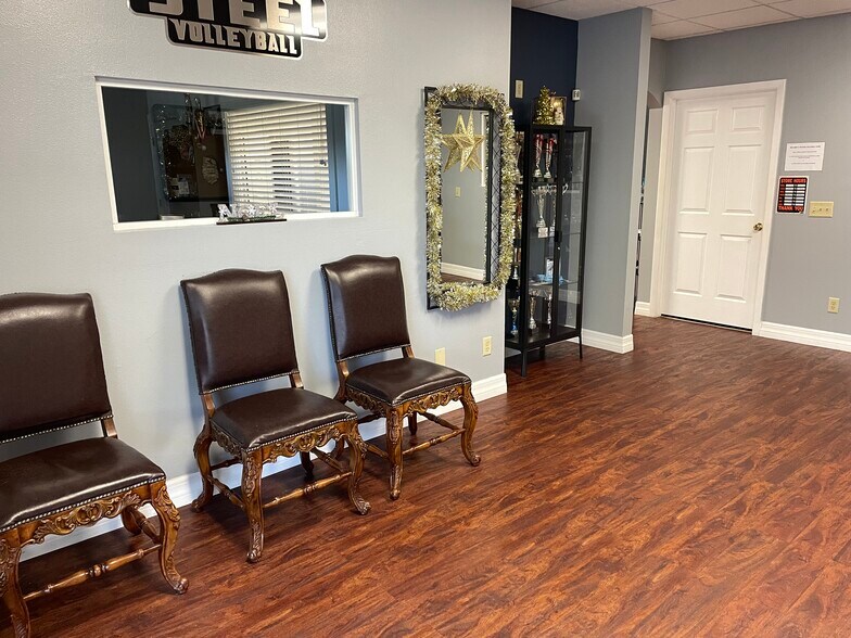 More Photos Of 21422 Carson Dr, Land O' Lakes Warehouse For Sale