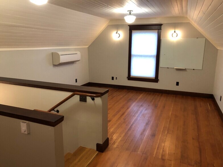 More Photos Of 216 14th St, Oregon City Office For Lease
