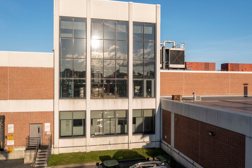 More Photos Of 204 Kinsley Ave, Providence Warehouse For Sale