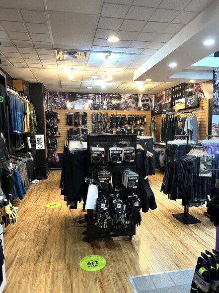 More Photos Of 195 Broadway W, Vancouver Storefront Retail Office For Lease