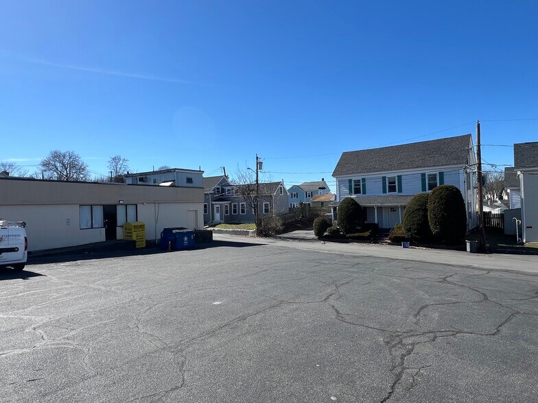 More Photos Of 510 Main St, Woburn Freestanding For Lease
