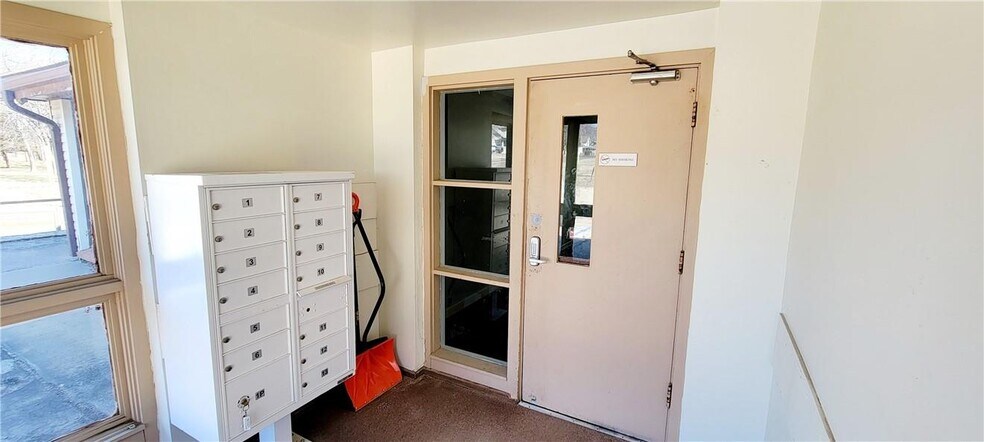 More Photos Of 600 E Mary St, Yates Center Apartments For Sale