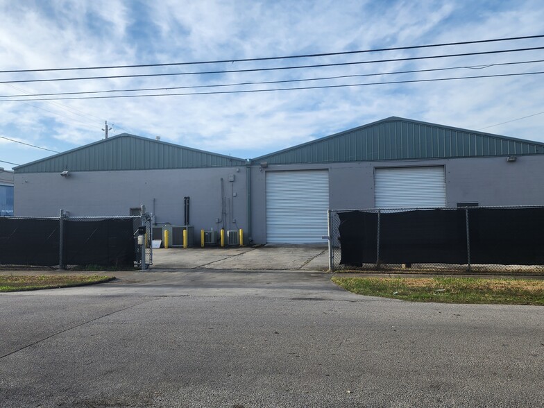 Primary Photo Of 3116 Garrow St, Houston Warehouse For Lease