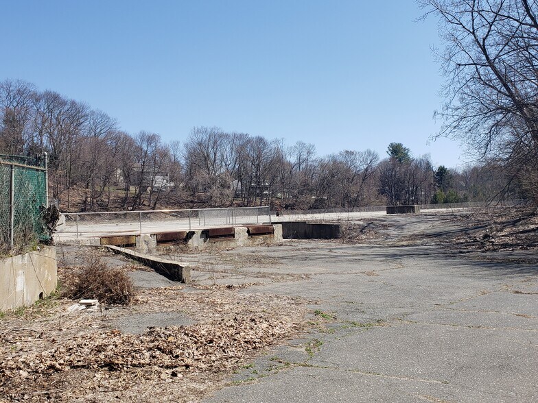 More Photos Of 25-31 Hillside Ave, Watertown Land For Lease
