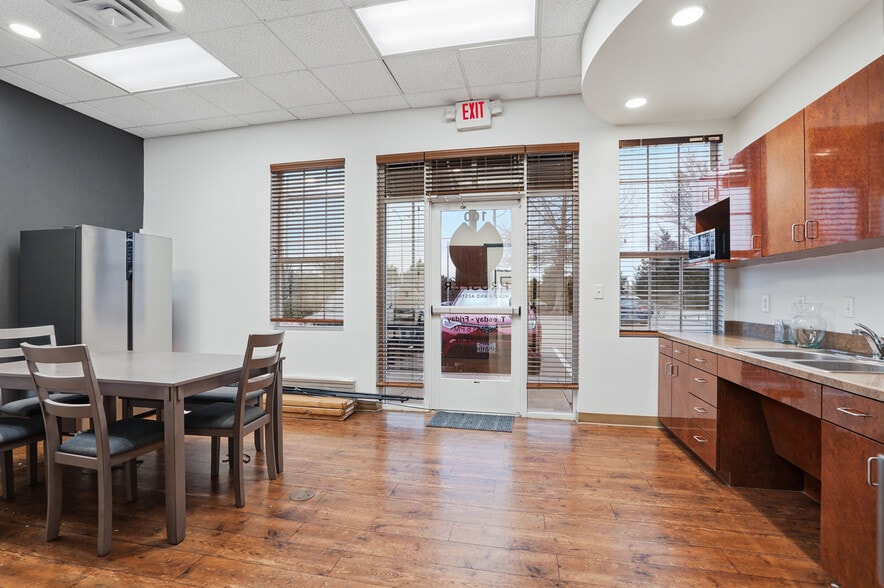More Photos Of 2950 W Camp Wisdom Rd, Grand Prairie Medical For Lease