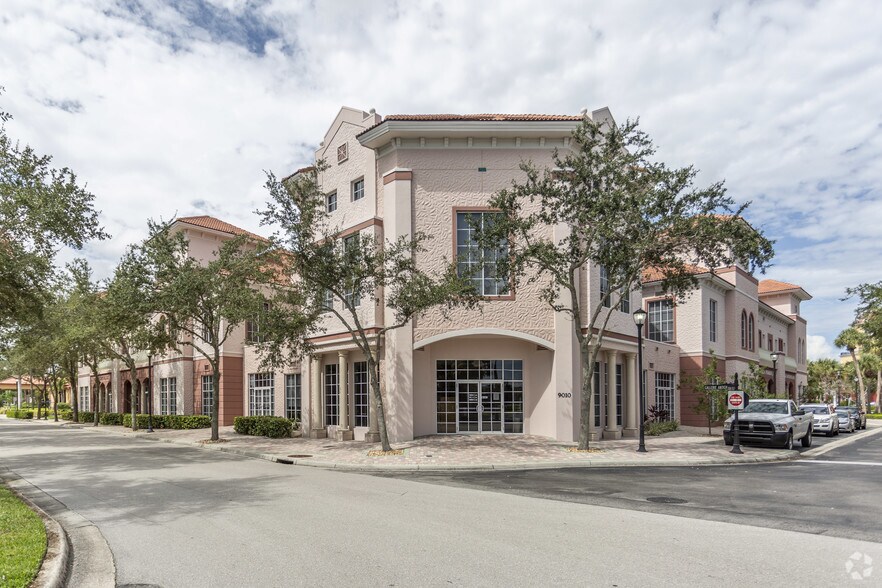 More Photos Of 9010 Strada Stell Ct, Naples Medical For Sale