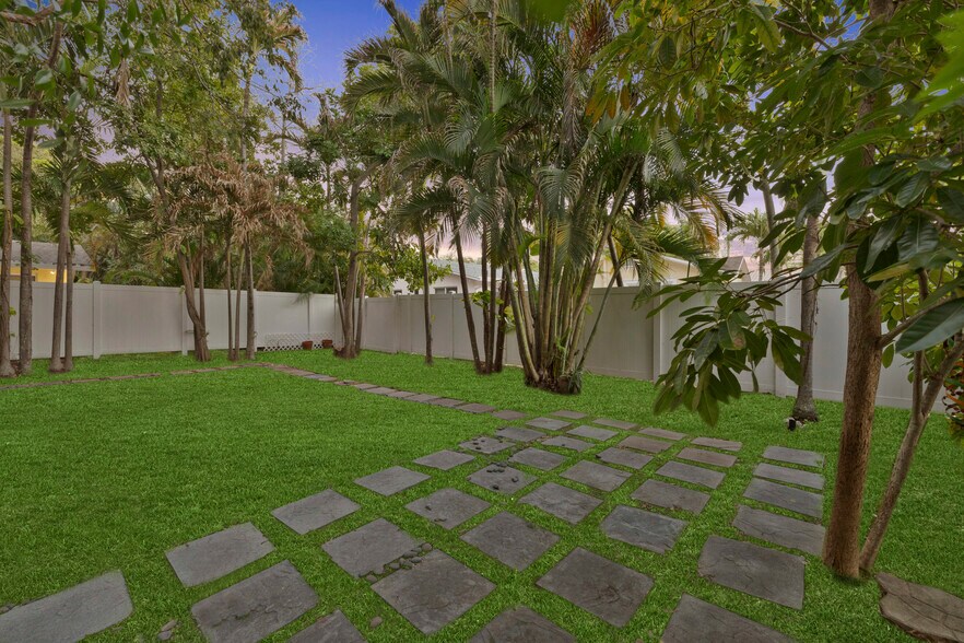 More Photos Of 902 SE 12th Ct, Fort Lauderdale Specialty For Sale