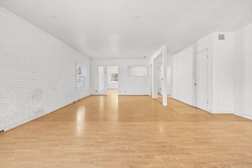 More Photos Of 2917-2921 Main St, Santa Monica Storefront Retail Office For Lease