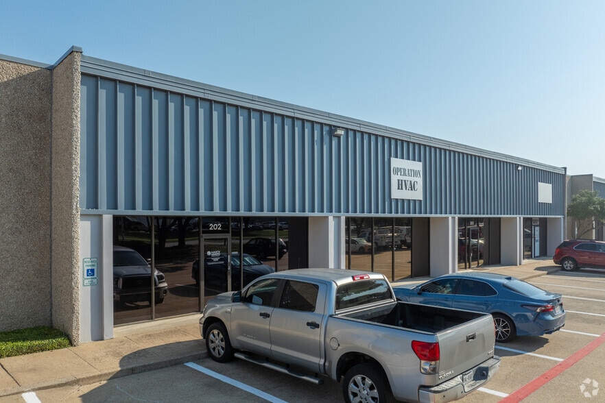 More Photos Of 1205 W Carrier Pky, Grand Prairie Unknown For Lease