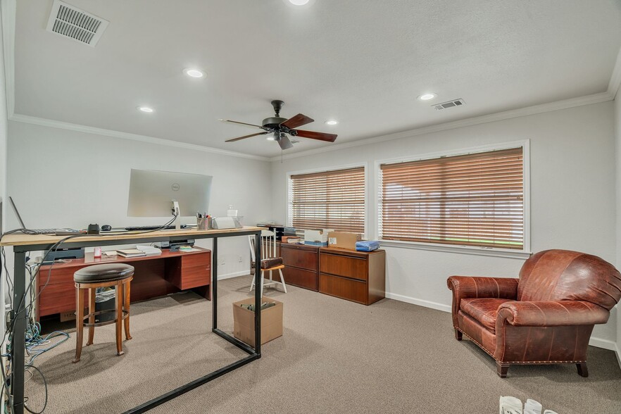 More Photos Of 4520 Keller Hicks Rd, Keller Self Storage For Lease