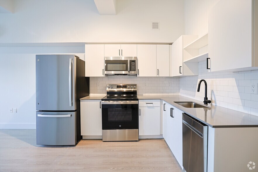 More Photos Of 86 Essex St, Haverhill Apartments For Lease