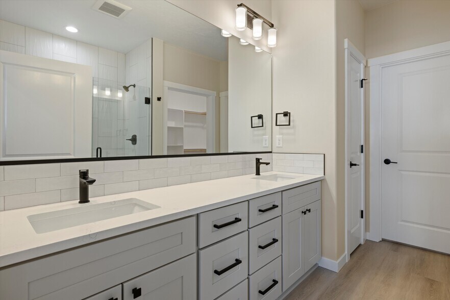 More Photos Of 1101-1109 Fairhaven Loop, Richland Apartments For Sale