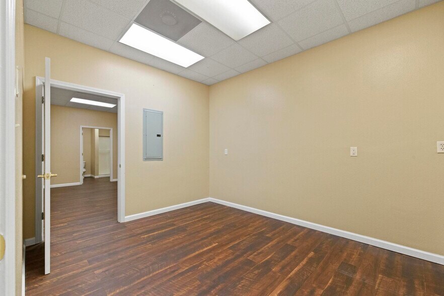 More Photos Of 1851 St Mary Ave, Pensacola Medical For Lease