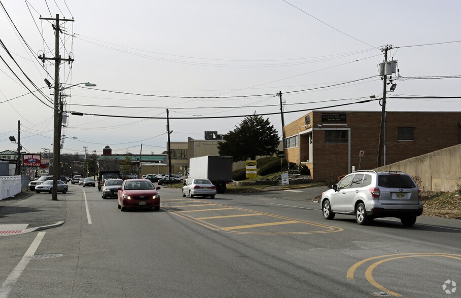 More Photos Of 378 Bergen Blvd, Fairview Medical For Lease