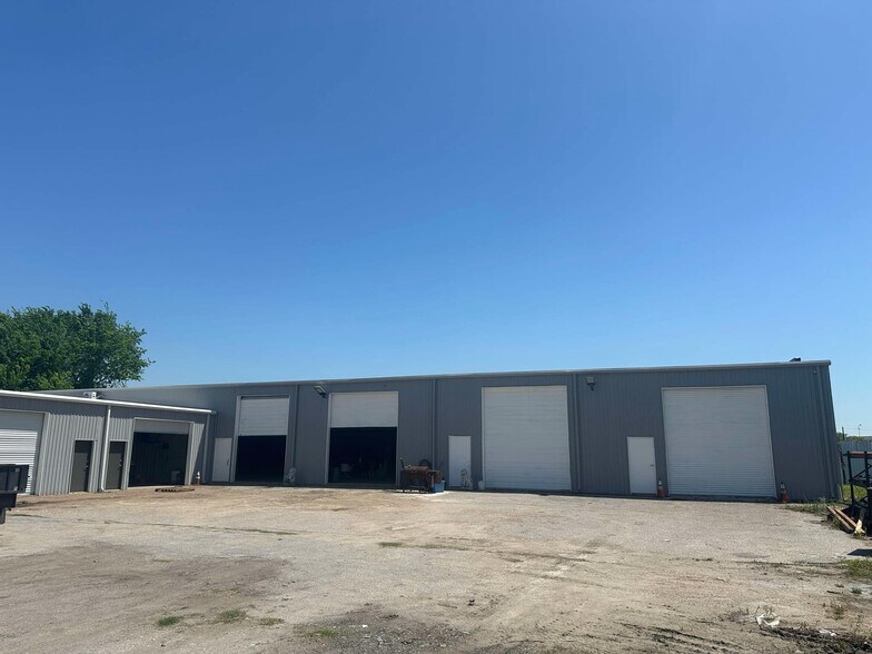 More Photos Of 9941A Rowlett Rd, Houston Warehouse For Lease
