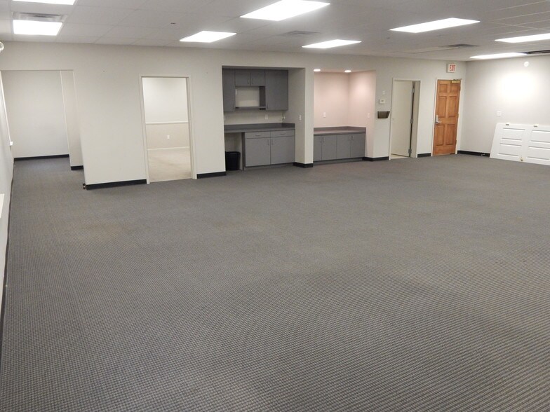 More Photos Of 2104 E Eleven Mile Rd, Warren Office For Lease