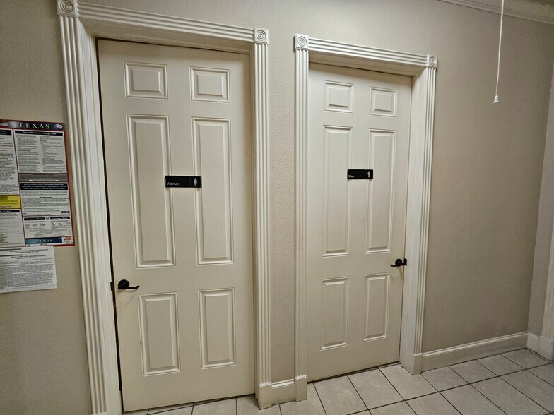 More Photos Of 1806 Snake River Rd, Katy Medical For Sale