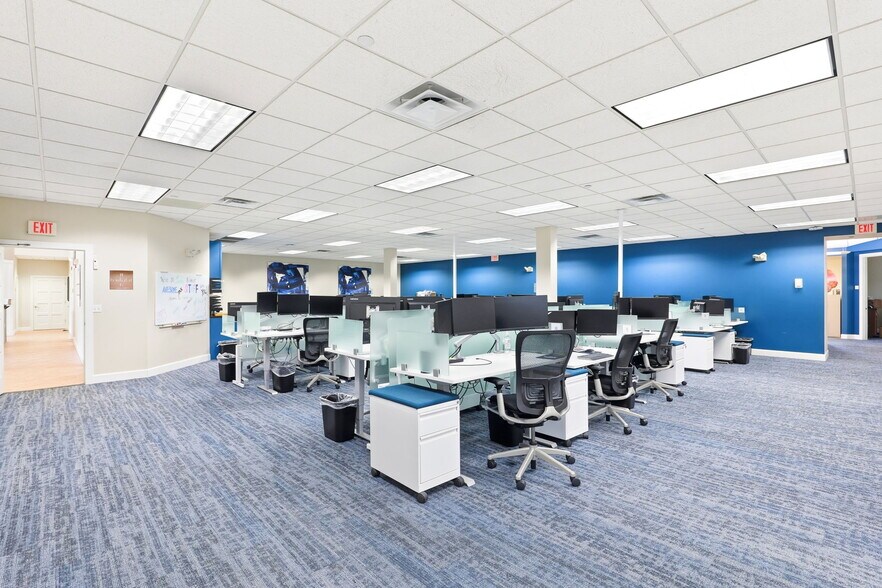 More Photos Of 7351 Office Park Pl, Melbourne Office For Sale