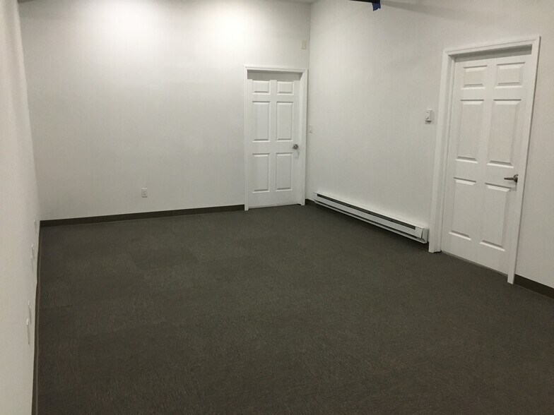 More Photos Of 50-52 Graham St, Jersey City Storefront Retail Office For Lease