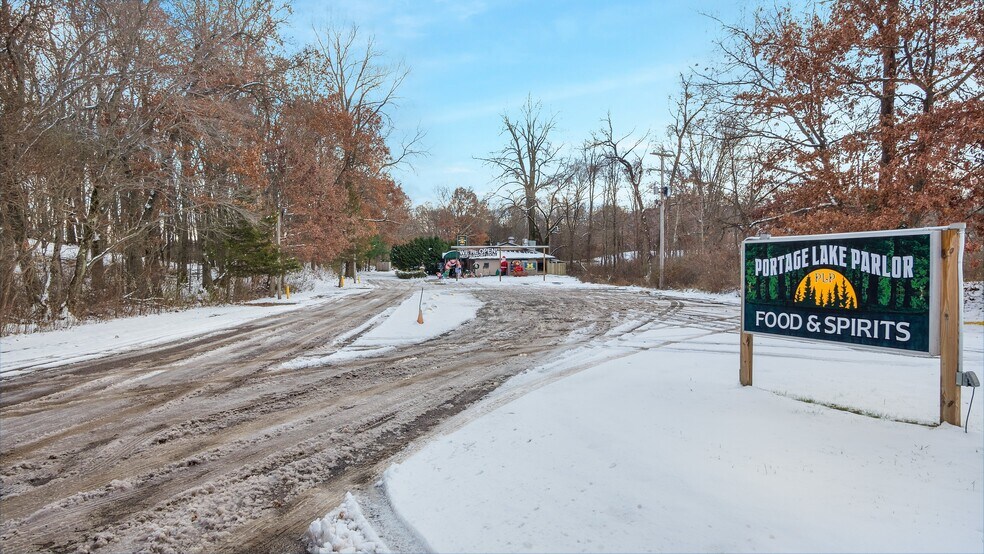More Photos Of 12227-12229 Seymour Rd, Grass Lake Restaurant For Sale