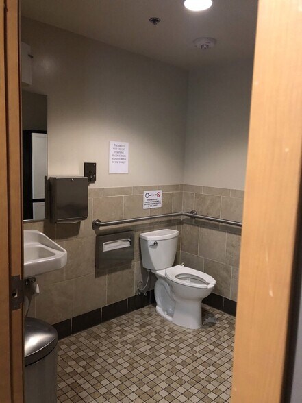 More Photos Of 1900 116th Ave NE, Bellevue Medical For Lease