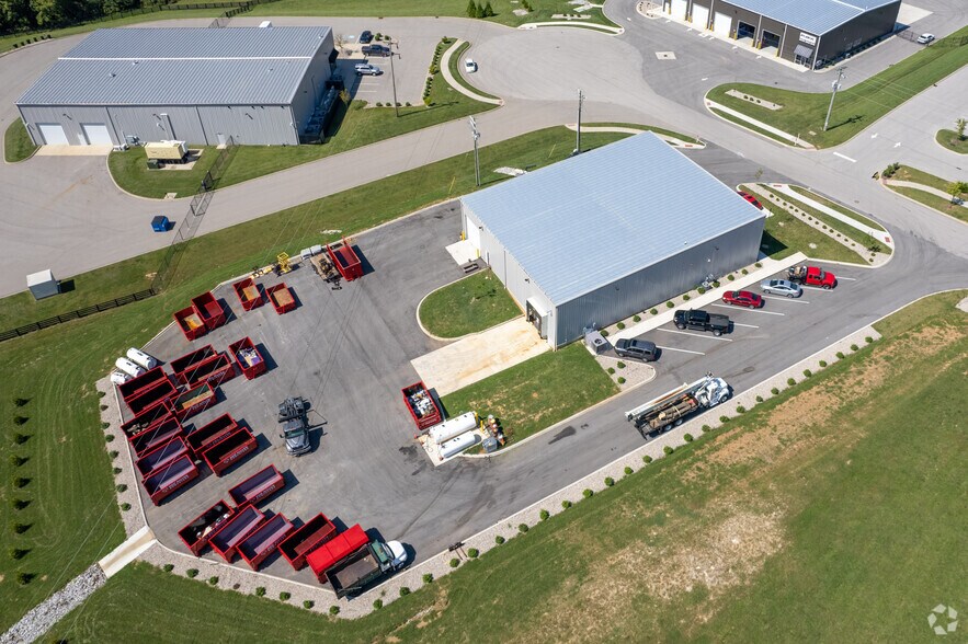 More Photos Of 311 Corporate Dr, Shelbyville Warehouse For Sale