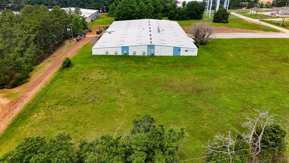 More Photos Of 101 Anvil St, Jacksonville Warehouse For Sale
