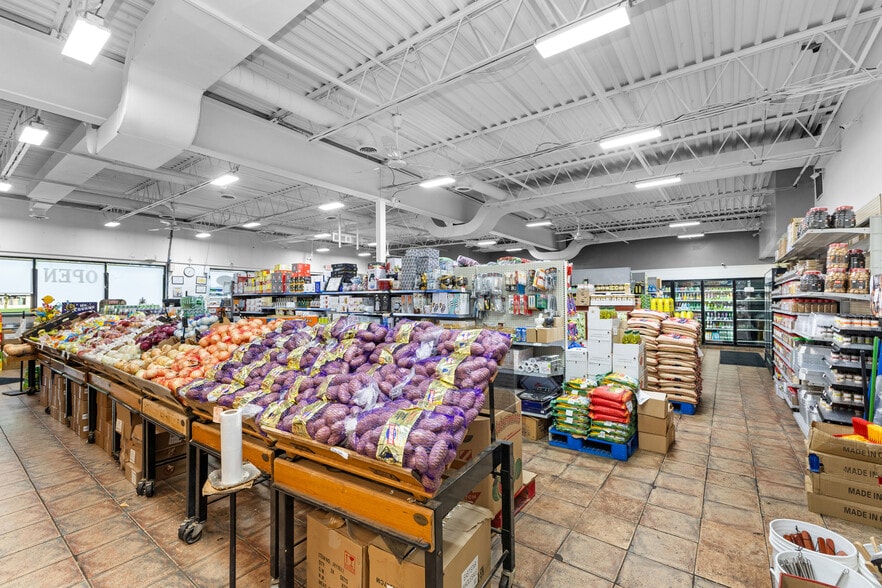 More Photos Of 36886 Ryan Rd, Sterling Heights Supermarket For Sale