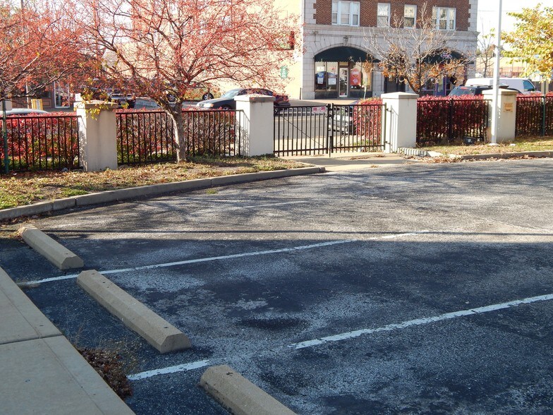 More Photos Of 3654 S Grand Blvd, Saint Louis Office For Sale