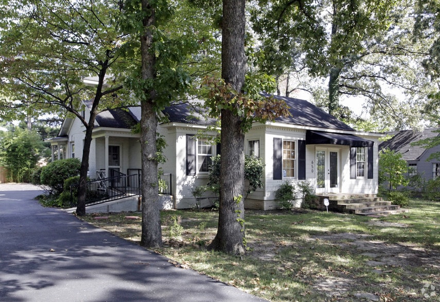 Primary Photo Of 650 S Perkins Rd, Memphis Freestanding For Lease