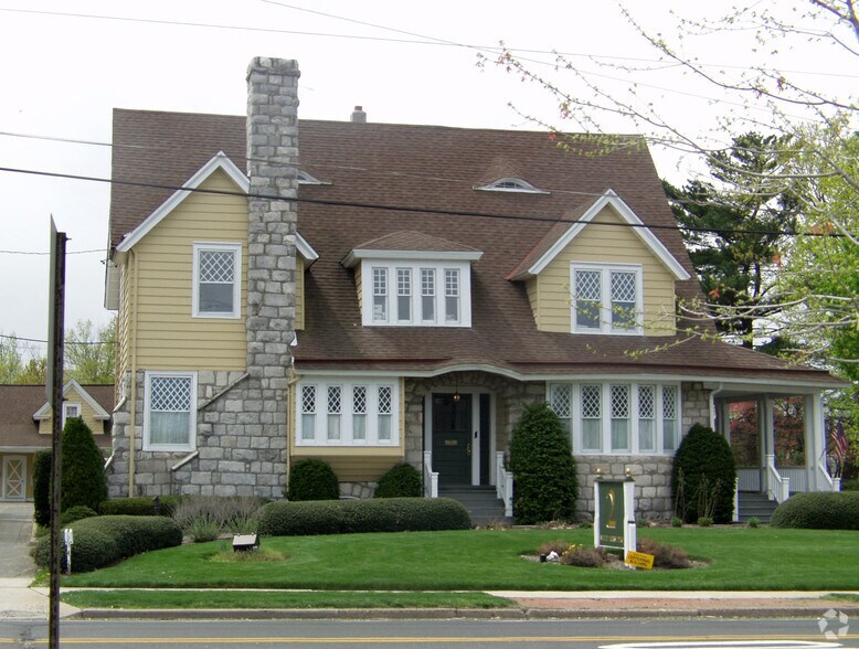 More Photos Of 2 White Horse Pike, Haddon Heights Coworking Space