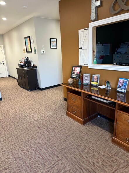 More Photos Of 3934 NW 36th St, Oklahoma City Office For Lease
