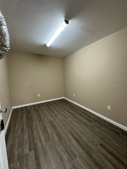 More Photos Of 792 SW Windsor St, Atlanta Warehouse For Lease