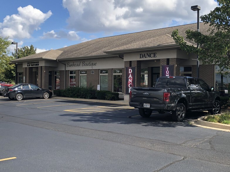More Photos Of 608 E Veterans Pky, Yorkville Medical For Lease