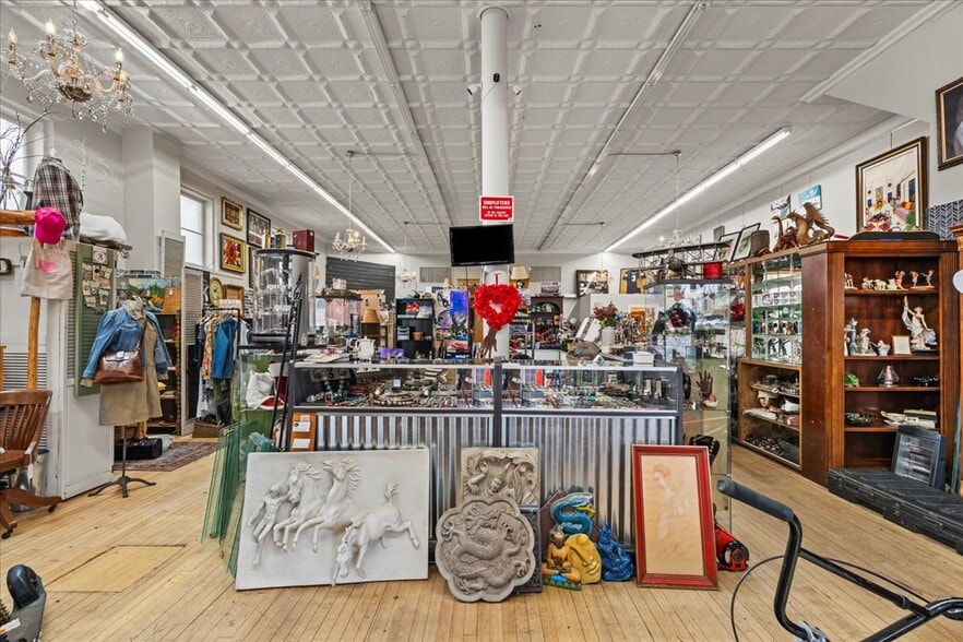 More Photos Of 2038 Pacific Ave, Forest Grove Storefront Retail Office For Sale