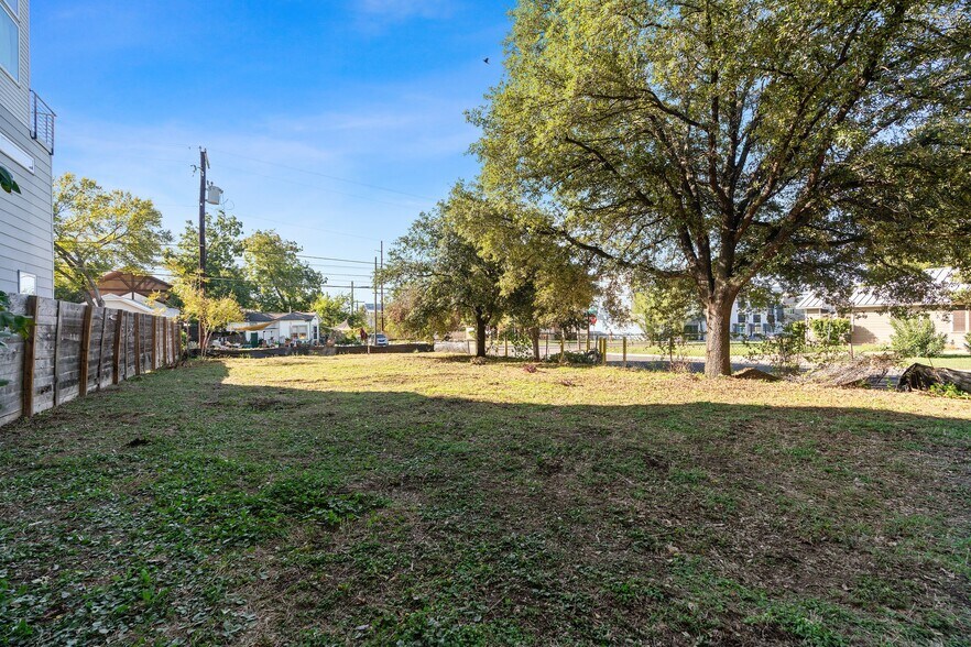 More Photos Of 1800 E Martin Luther King Jr Blvd, Austin Land For Sale