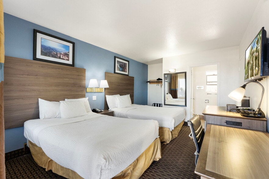 More Photos Of 430 E Route 66, Williams Hotel For Sale