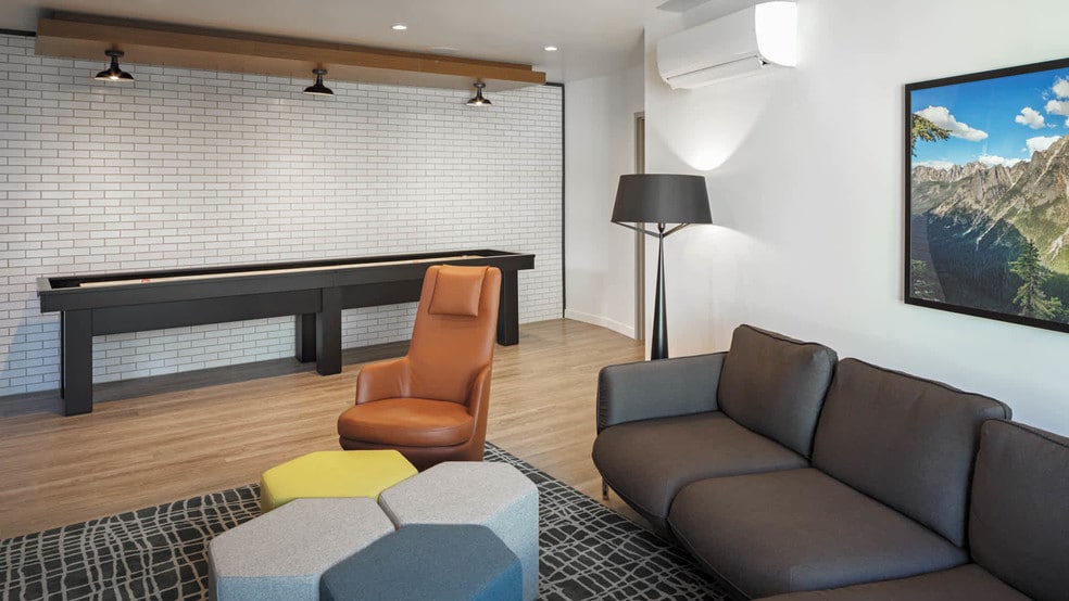 More Photos Of 221 Minor Ave N, Seattle Multifamily For Sale