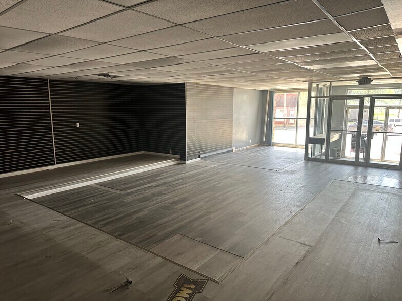 More Photos Of 31-33 E 2nd St, Manchester Storefront Retail Residential For Sale
